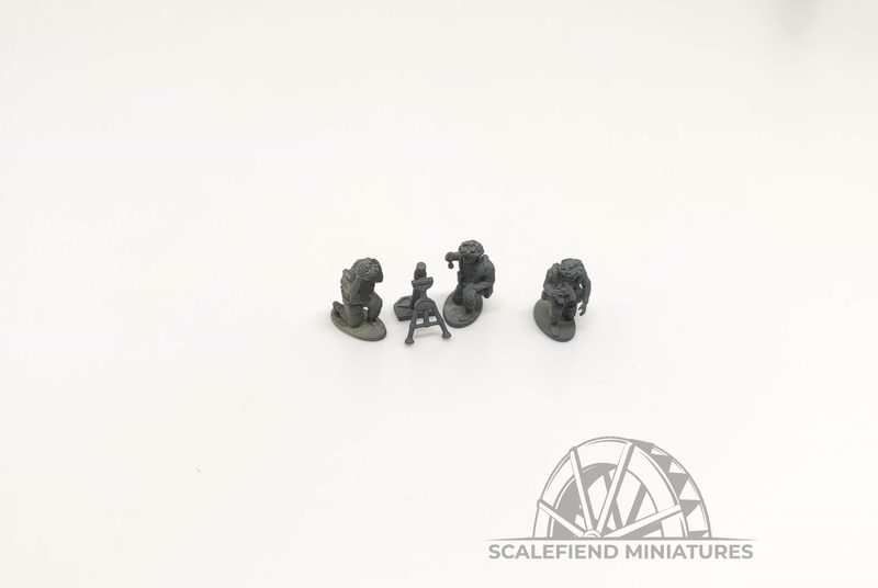 1/100 (15mm) British 3 inch mortar team firing x2