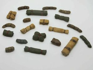 1/72 Stowage set - medium and large rolls & tarps for vehicles etc -pk9