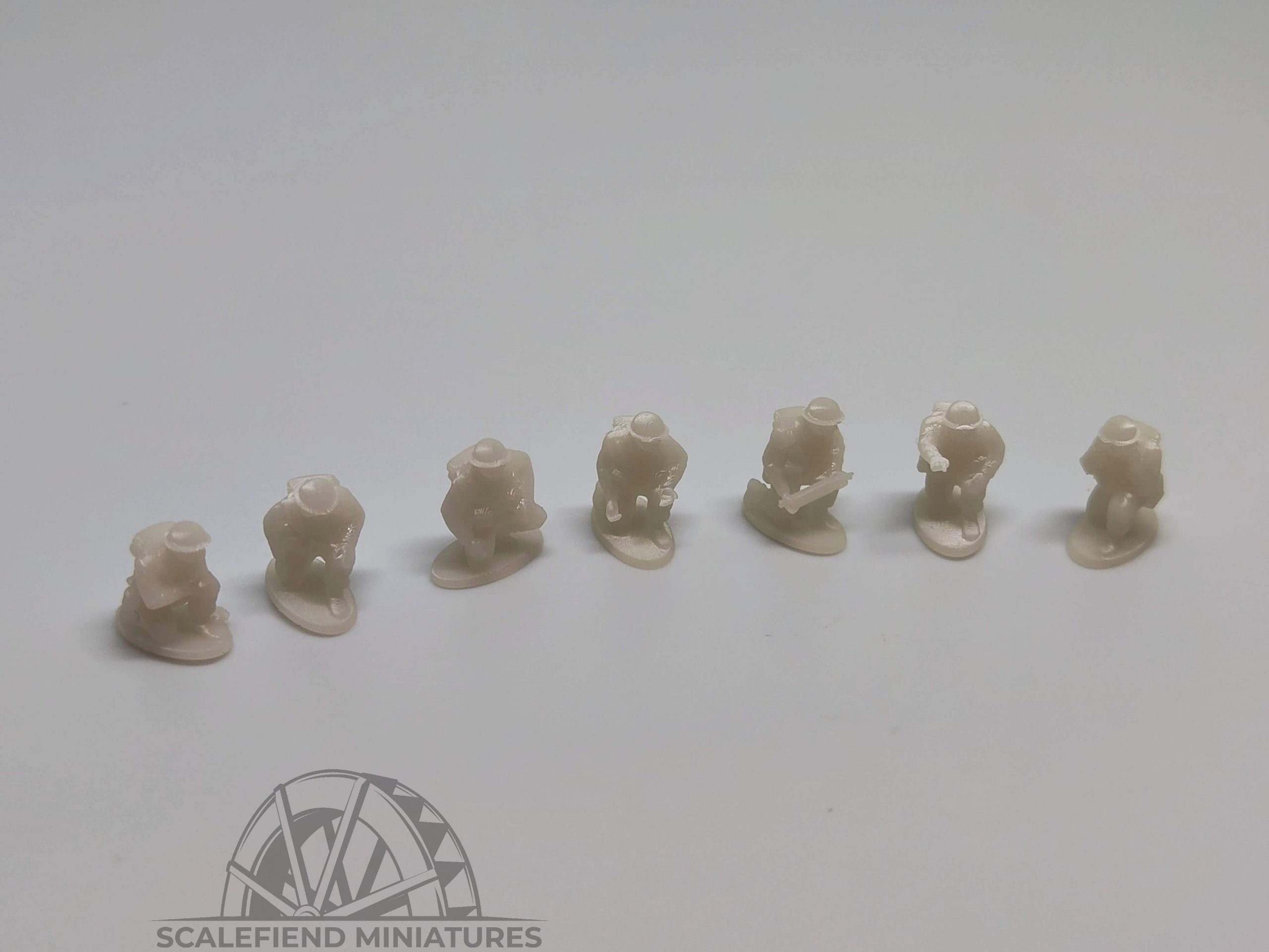 1/100 (15mm) British Infantry WWII Gun Crew (7 men) image 1