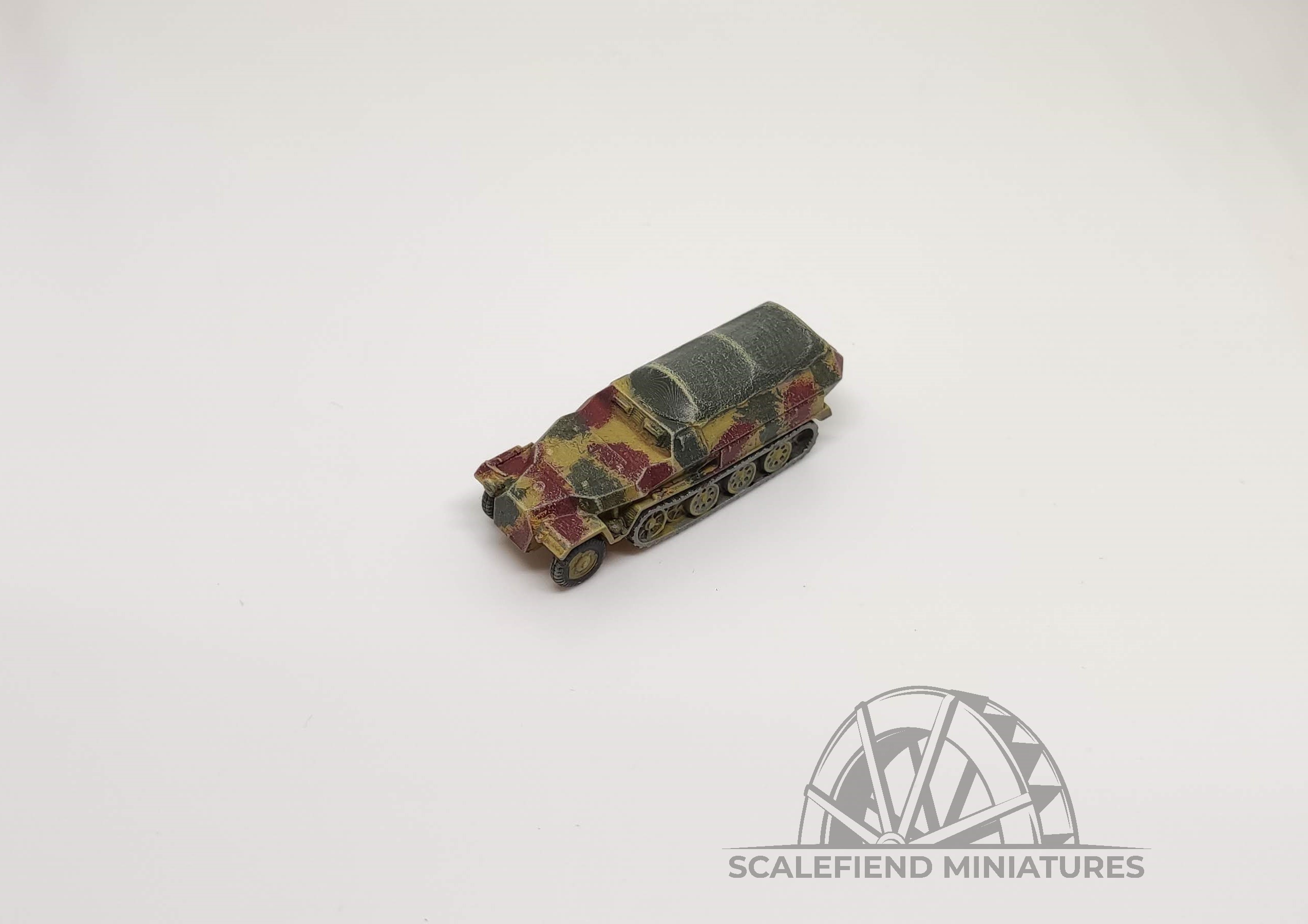 1/100 (15mm) German sd.kfz. 251 Ausf C Hanomag covered half-track image 1