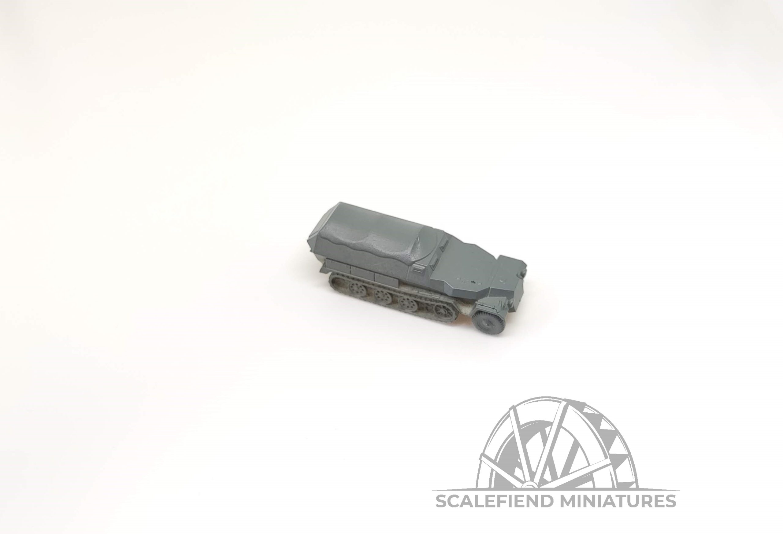 1/100 (15mm) German sd.kfz. 251 Ausf C Hanomag covered half-track image 2
