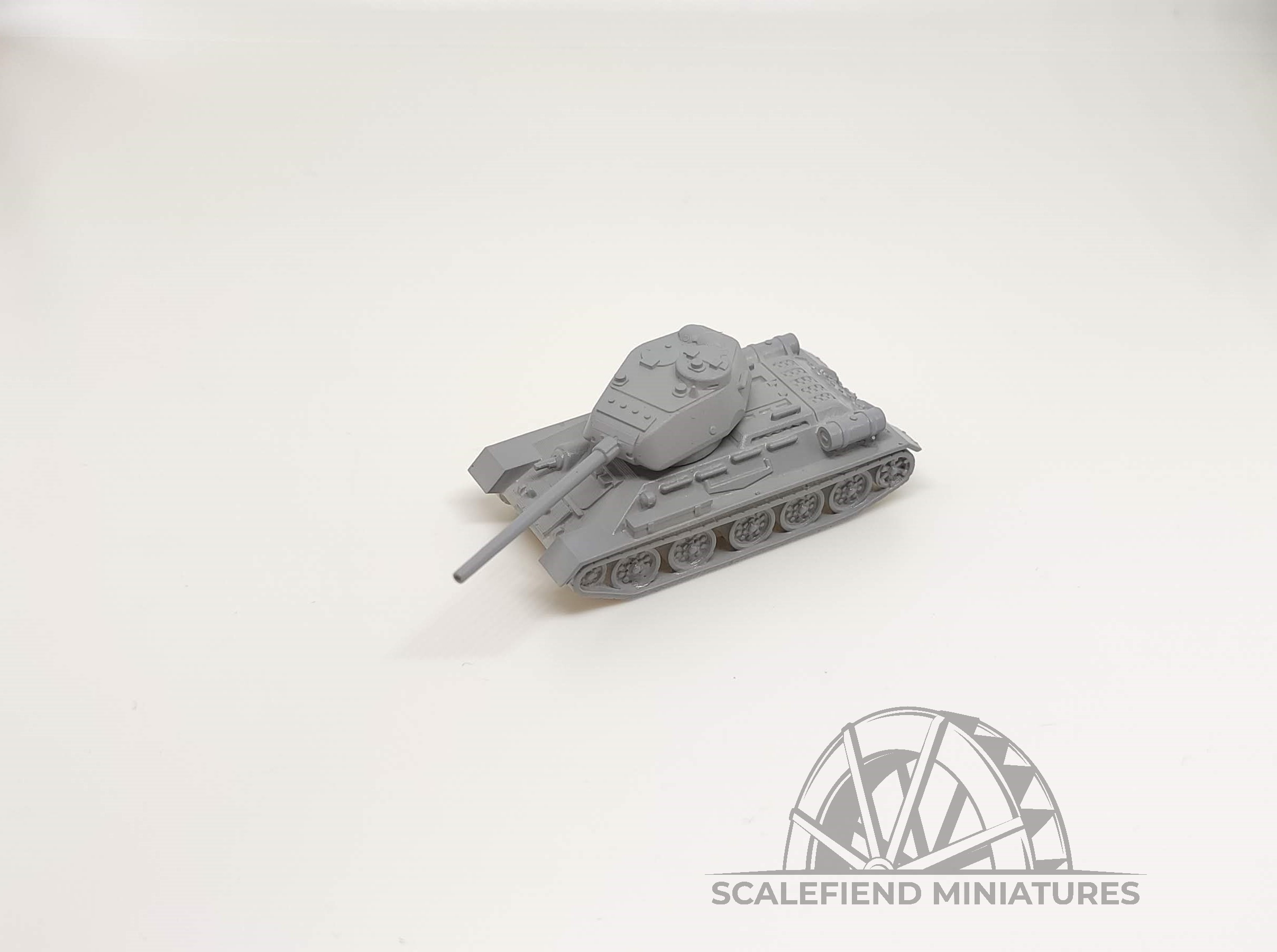 1/100 (15mm) Soviet T-34/85 tank image 1