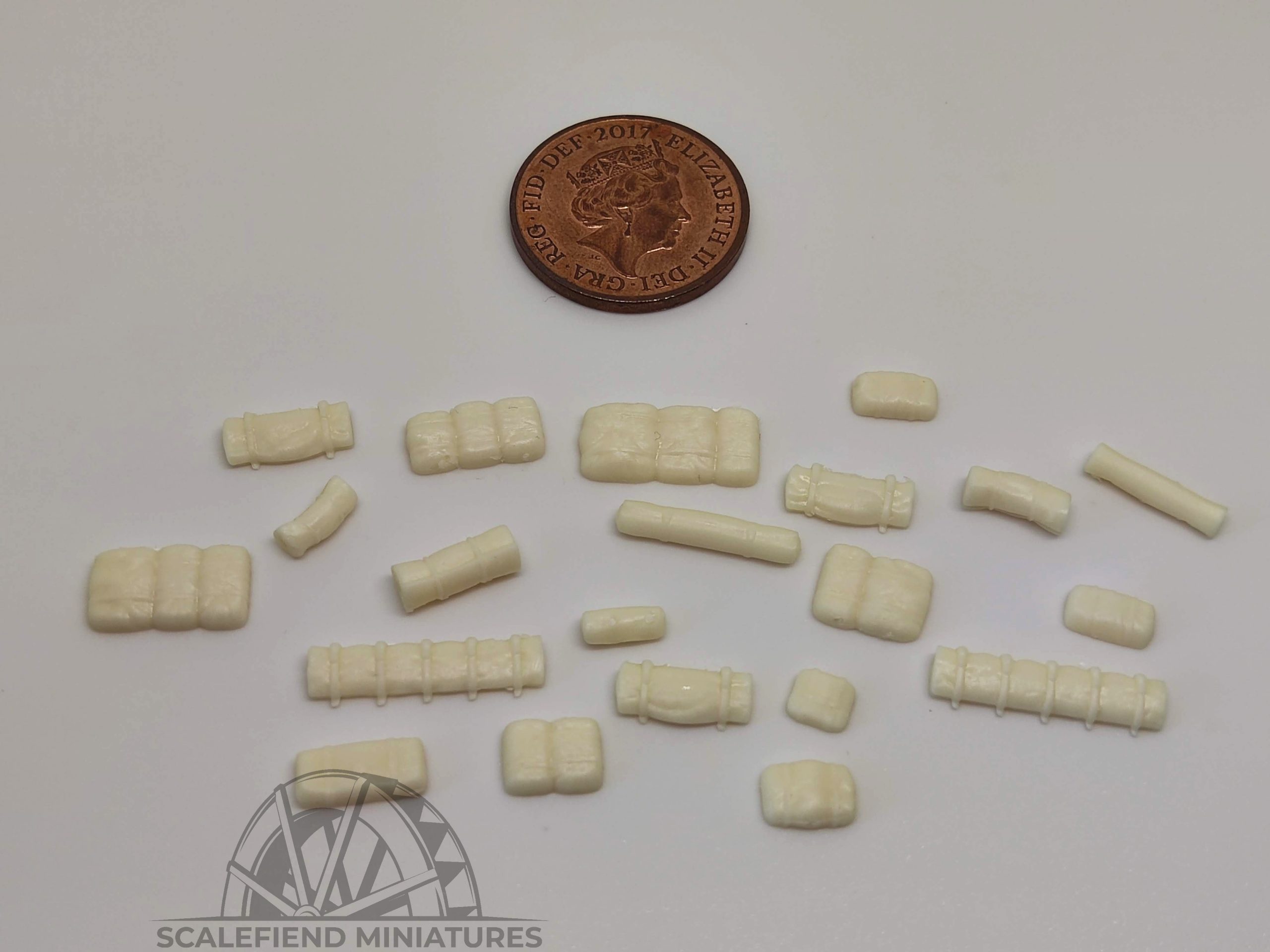 1/144 Vehicle stowage set - tarps, bags, rolls, gear image 3