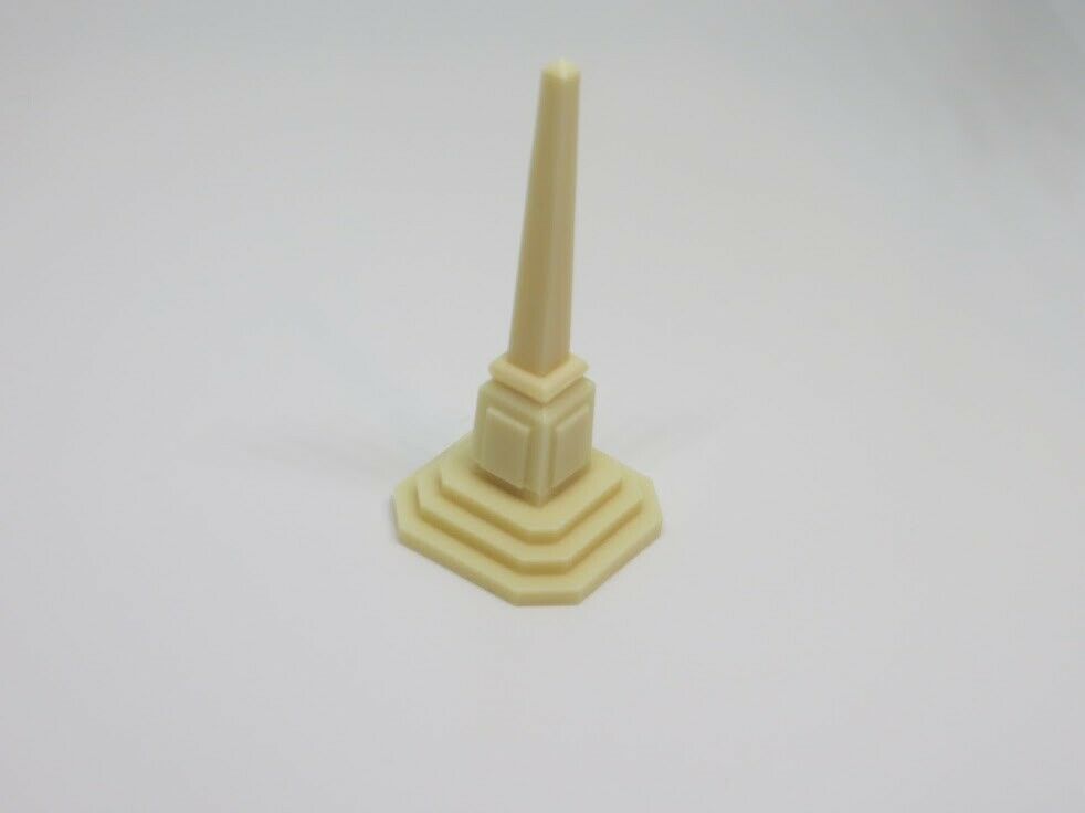 1/72 Small memorial/monument - HO OO image 1