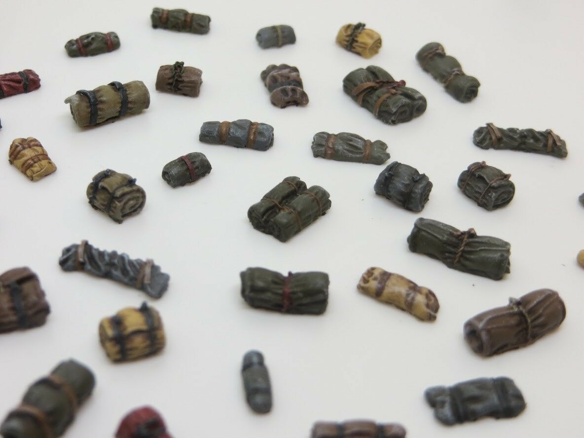 1/72 Small stowage items - Tarps and bedrolls ~50 items - pk1 image 4