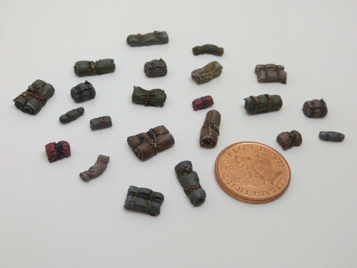1/72 Small stowage set of small tarps and bed rolls - pk7 image 3