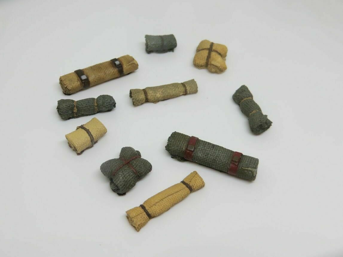 1/72 Stowage - tarps and bed roll set pk4 image 1