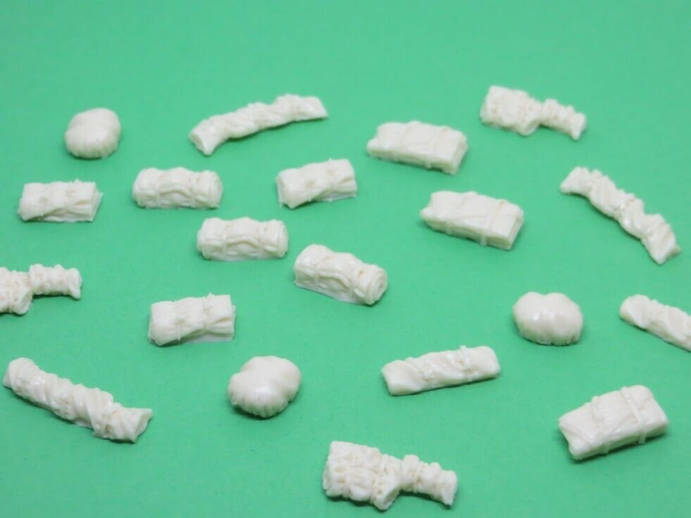 1/72 Vehicle bustowage bulk pack- tarps and bedrolls - pk3 image 7