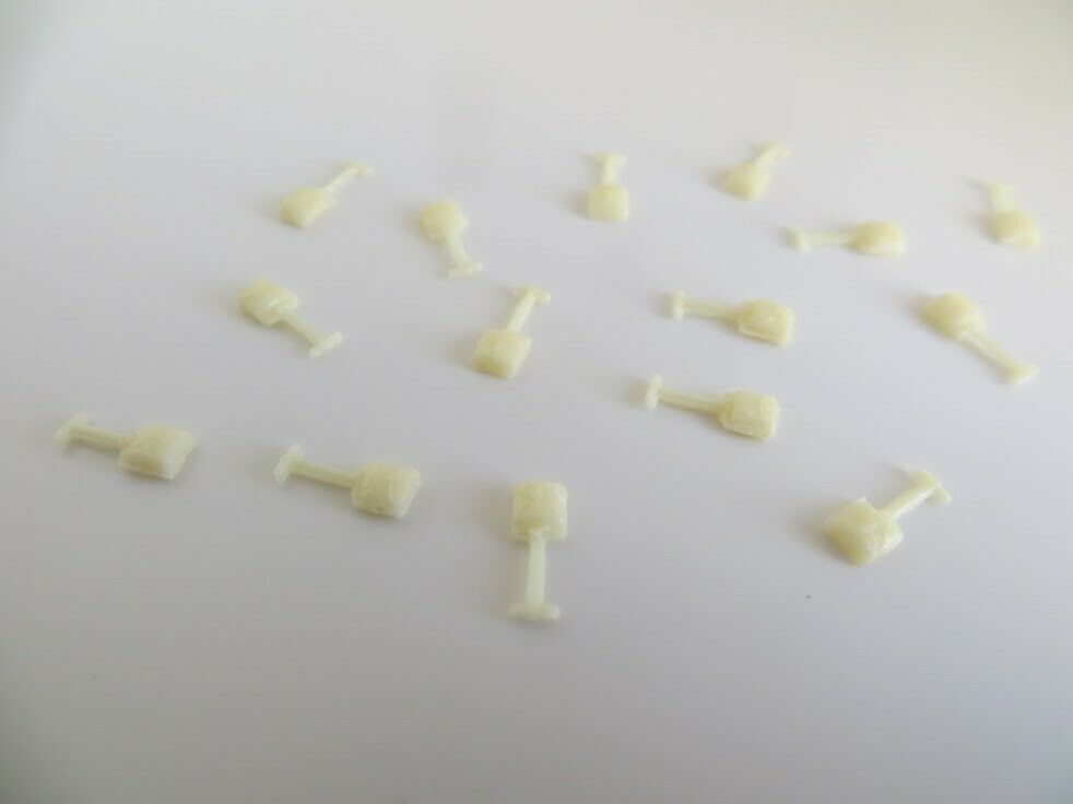 1/72 WWII US Army M43 Entrenching Tools image 2