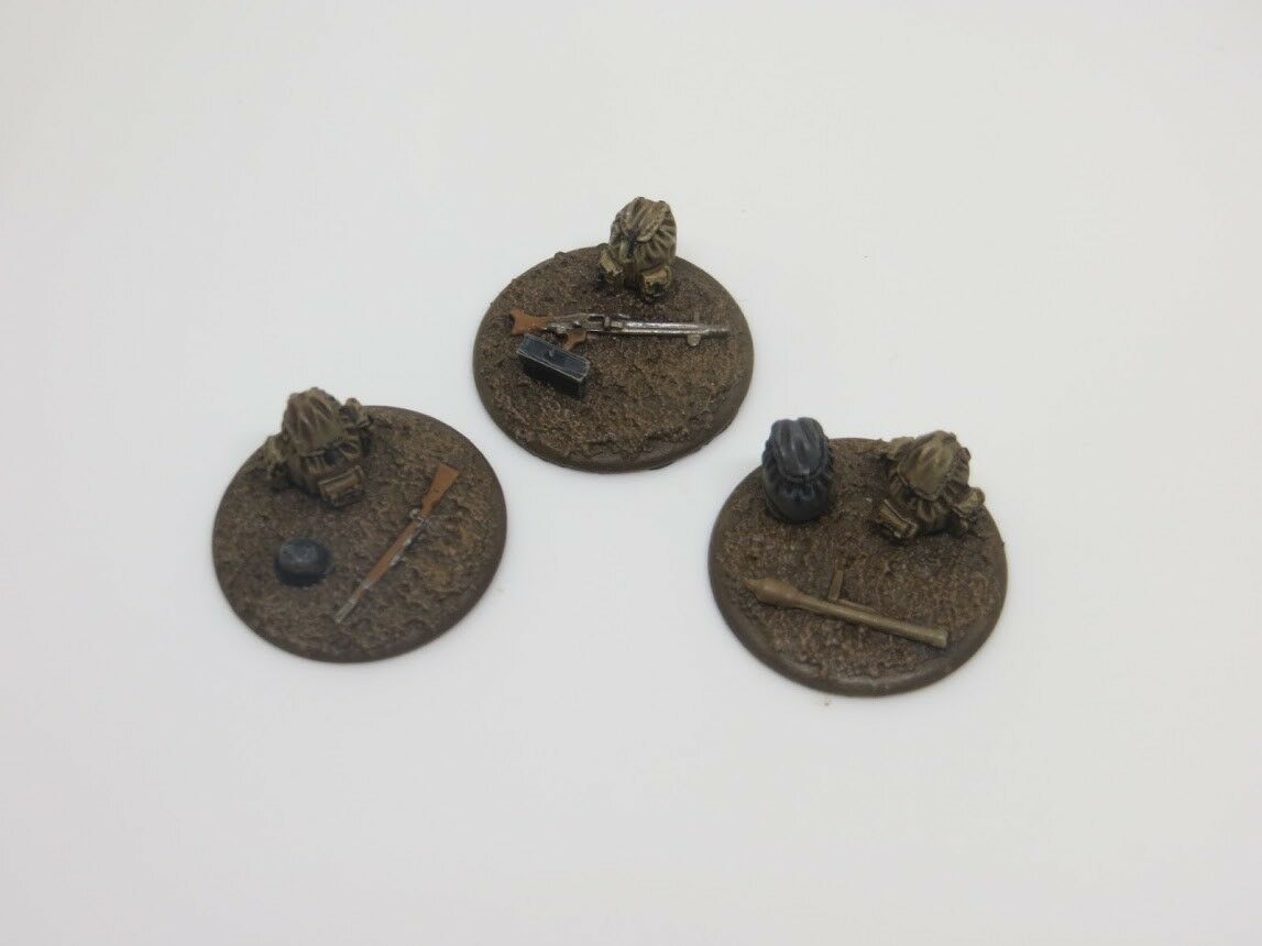 20mm 1/72 German Chain of Command jump off points / markers - 3 pieces image 1